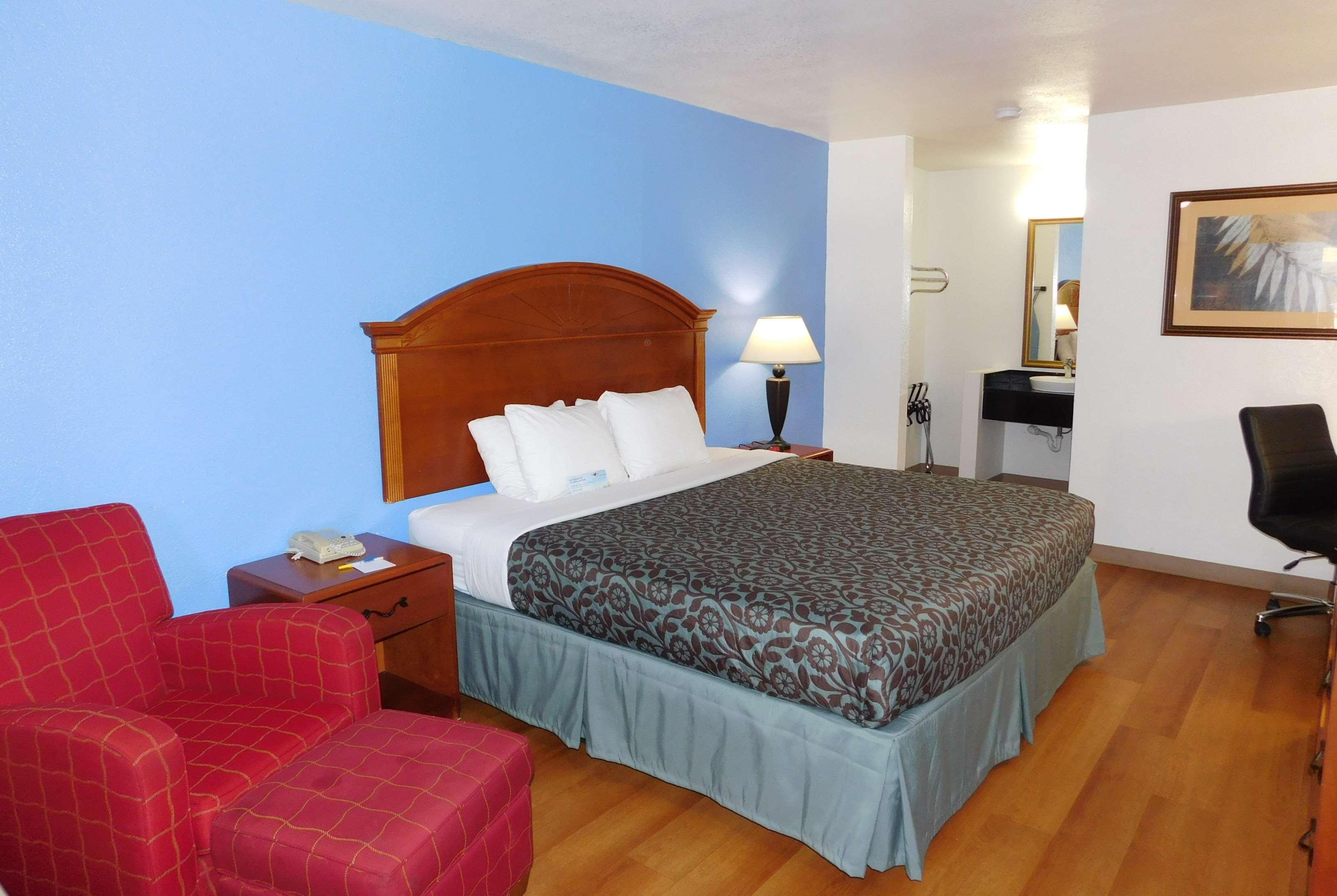 Days Inn By Wyndham Oklahoma City Nw Expressway Warr Acres Exteriér fotografie
