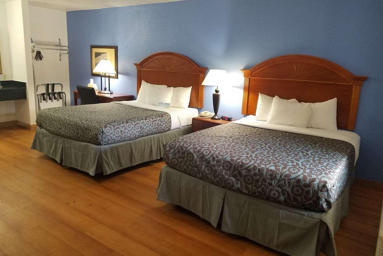 Days Inn By Wyndham Oklahoma City Nw Expressway Warr Acres Exteriér fotografie